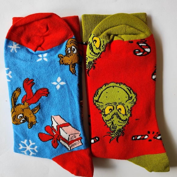 McDonald's Canada The Grinch 2024 Socks Adult One Size Mismatch Color - Picture 4 of 5